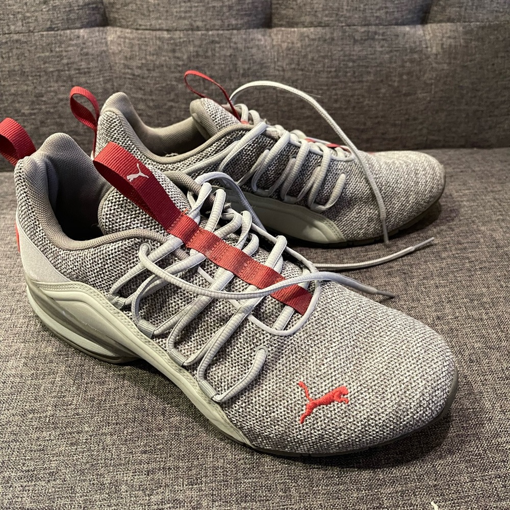 Puma Axelion sneakers Sz 10.5